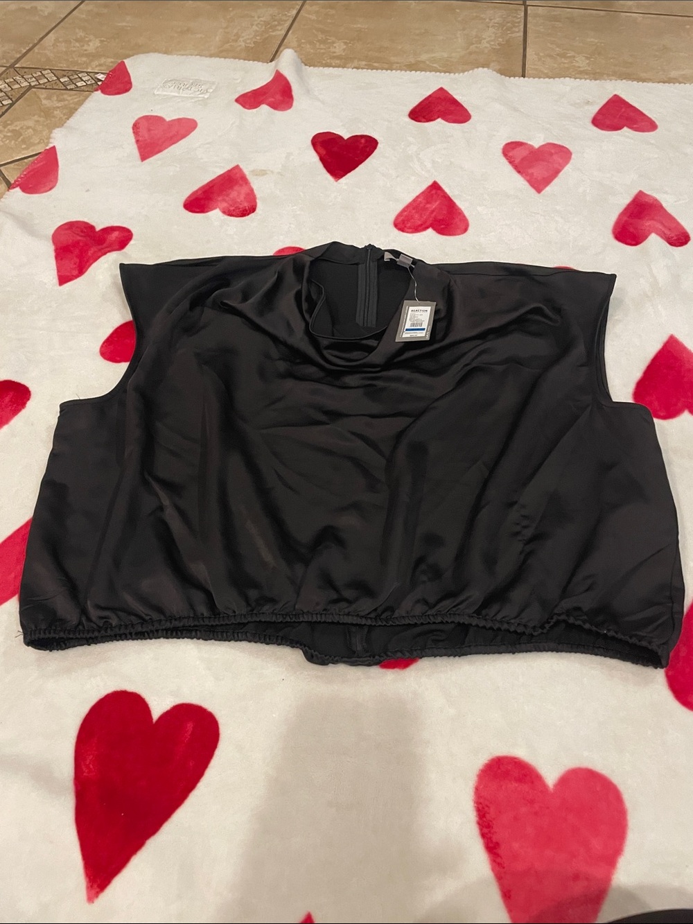 Kenneth Cole Reaction Black Satin Cropped Shell Top
